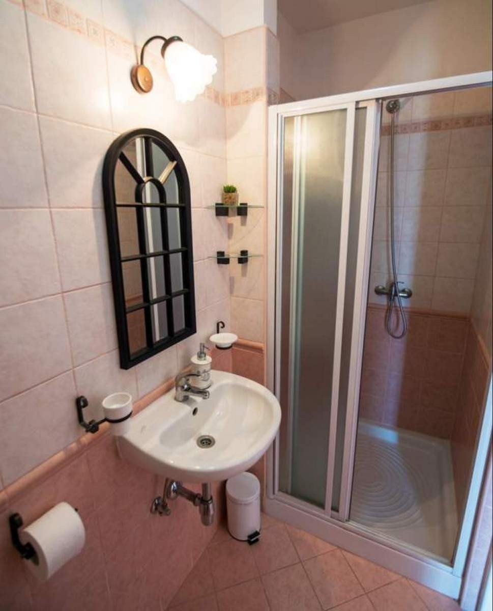 Three bedroom house with terrace and sea view Barbat, Rab  K