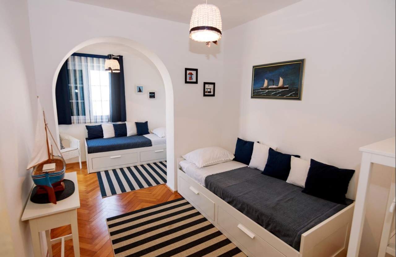 Three bedroom house with terrace and sea view Barbat, Rab  K