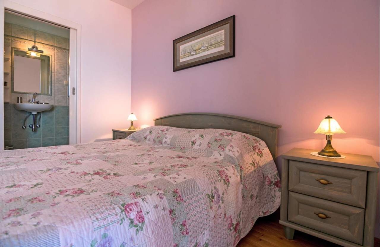 Three bedroom house with terrace and sea view Barbat, Rab  K