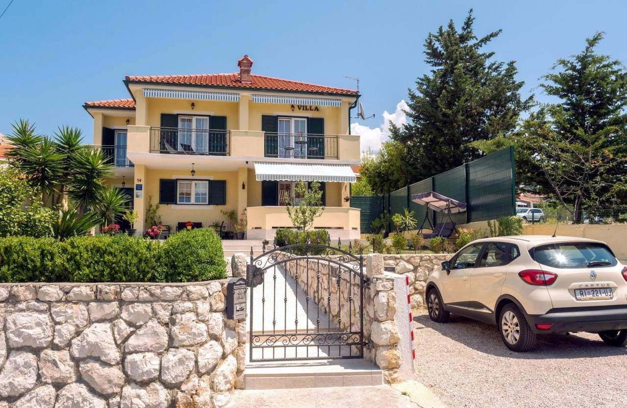 Three bedroom house with terrace and sea view Barbat, Rab (K-22420) Three bedroom house with terrace and sea view Barbat, Rab (K-22420)