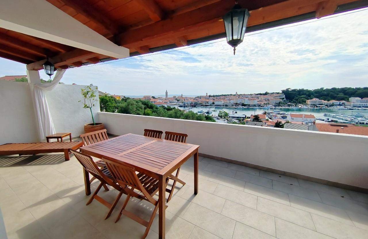 Two bedroom apartment with terrace and sea view Banjol, Rab  A-a