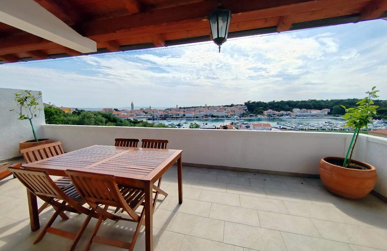 Two bedroom apartment with terrace and sea view Banjol, Rab (A-22421-a) Two bedroom apartment with terrace and sea view Banjol, Rab (A-22421-a)