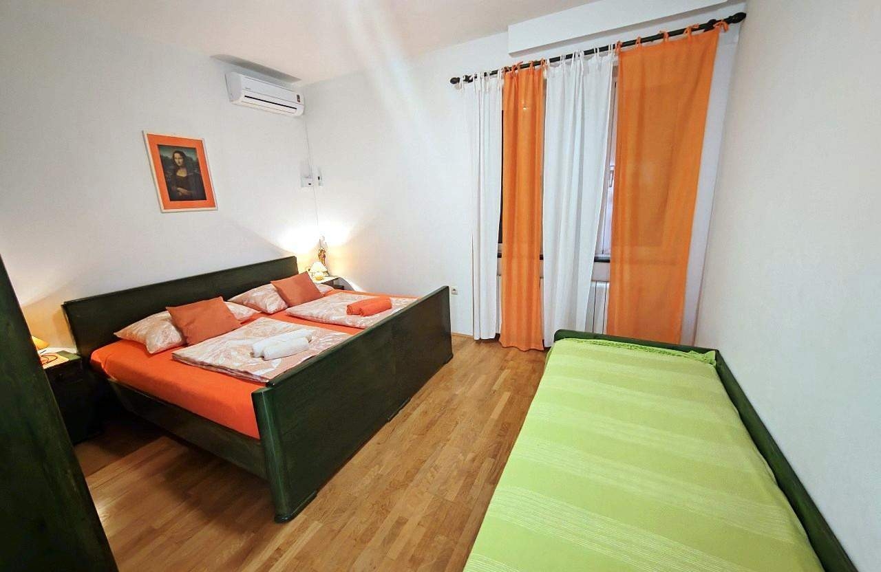 Top Rab Barbat Top Rab Barbat