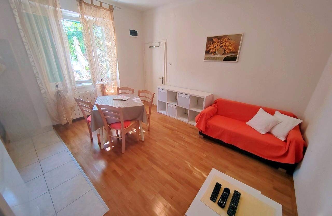 Top Rab Barbat Top Rab Barbat