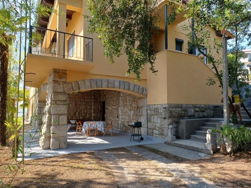 Three bedroom apartment with terrace and sea view Rijeka (A-22429-a) Three bedroom apartment with terrace and sea view Rijeka (A-22429-a)