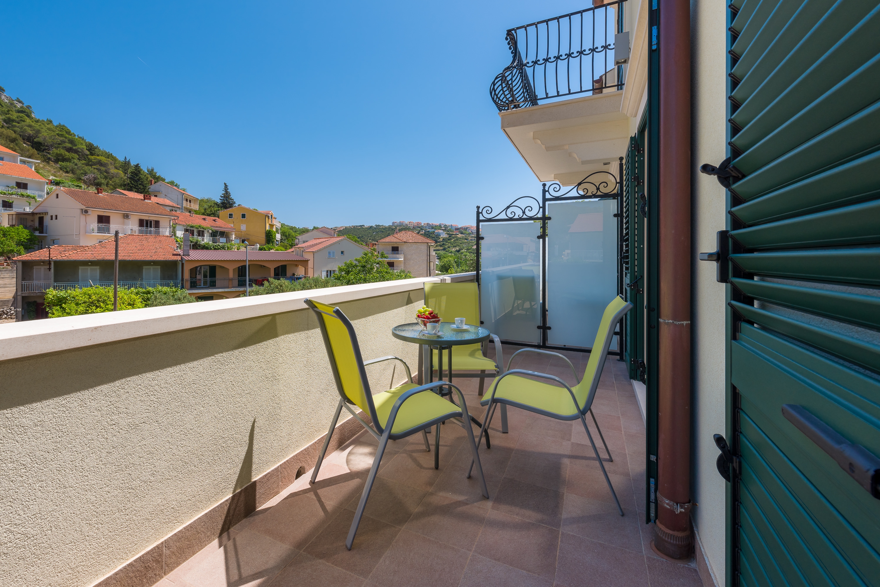 Two bedroom apartment with balcony Hvar  A-b