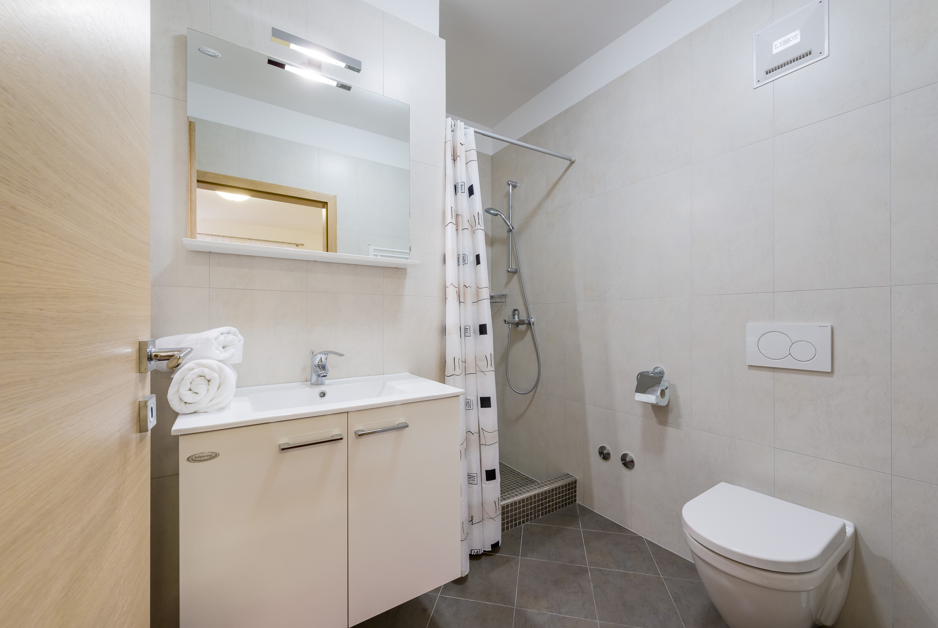 Two bedroom apartment with balcony Hvar  A-b