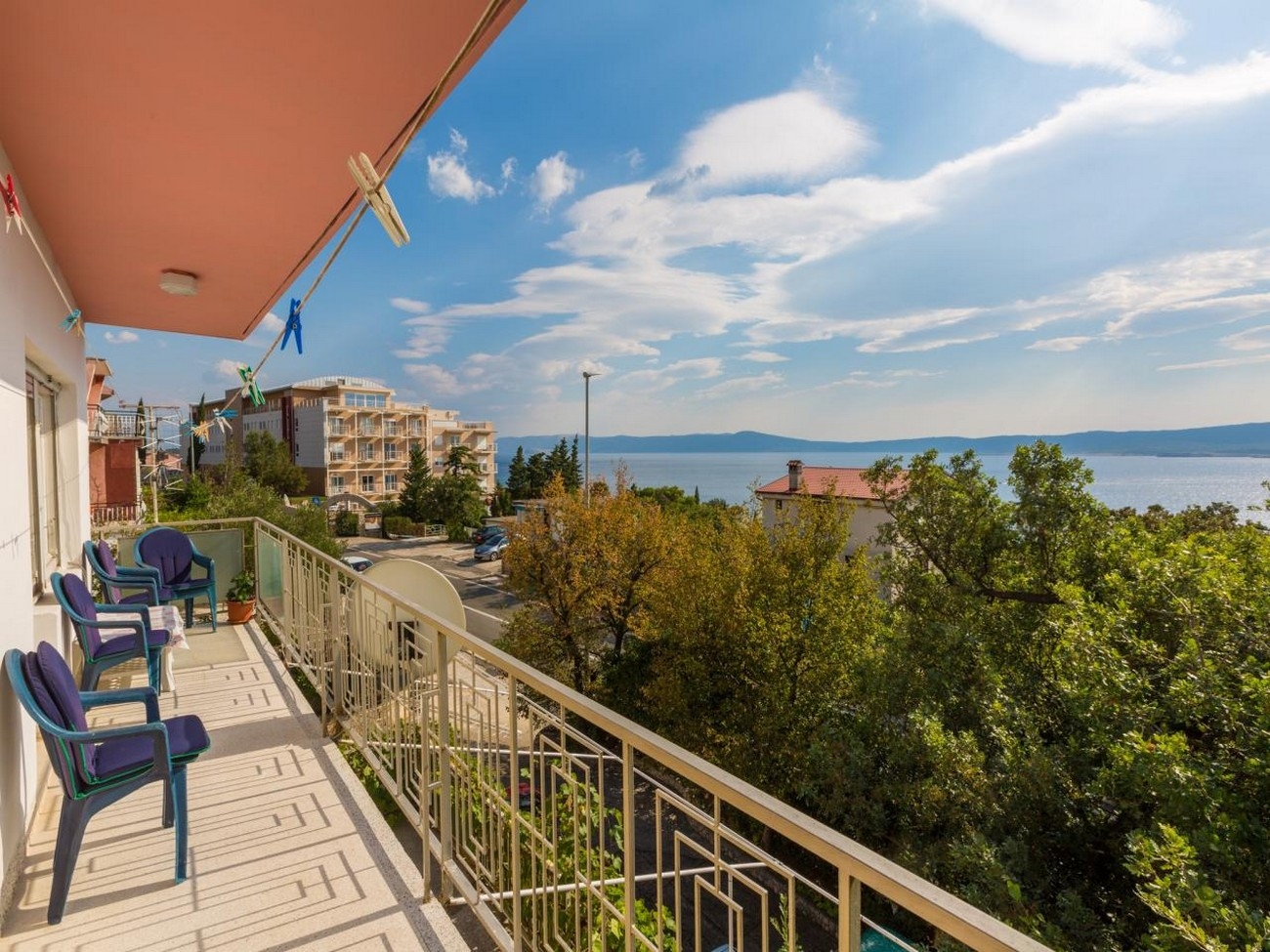 Two bedroom apartment with terrace and sea view Crikvenica  A-a