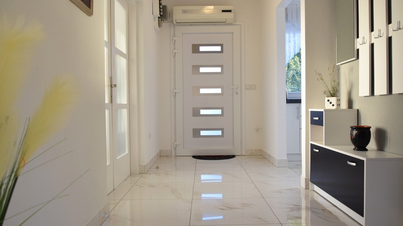 Two bedroom apartment with terrace and sea view Crikvenica  A-a
