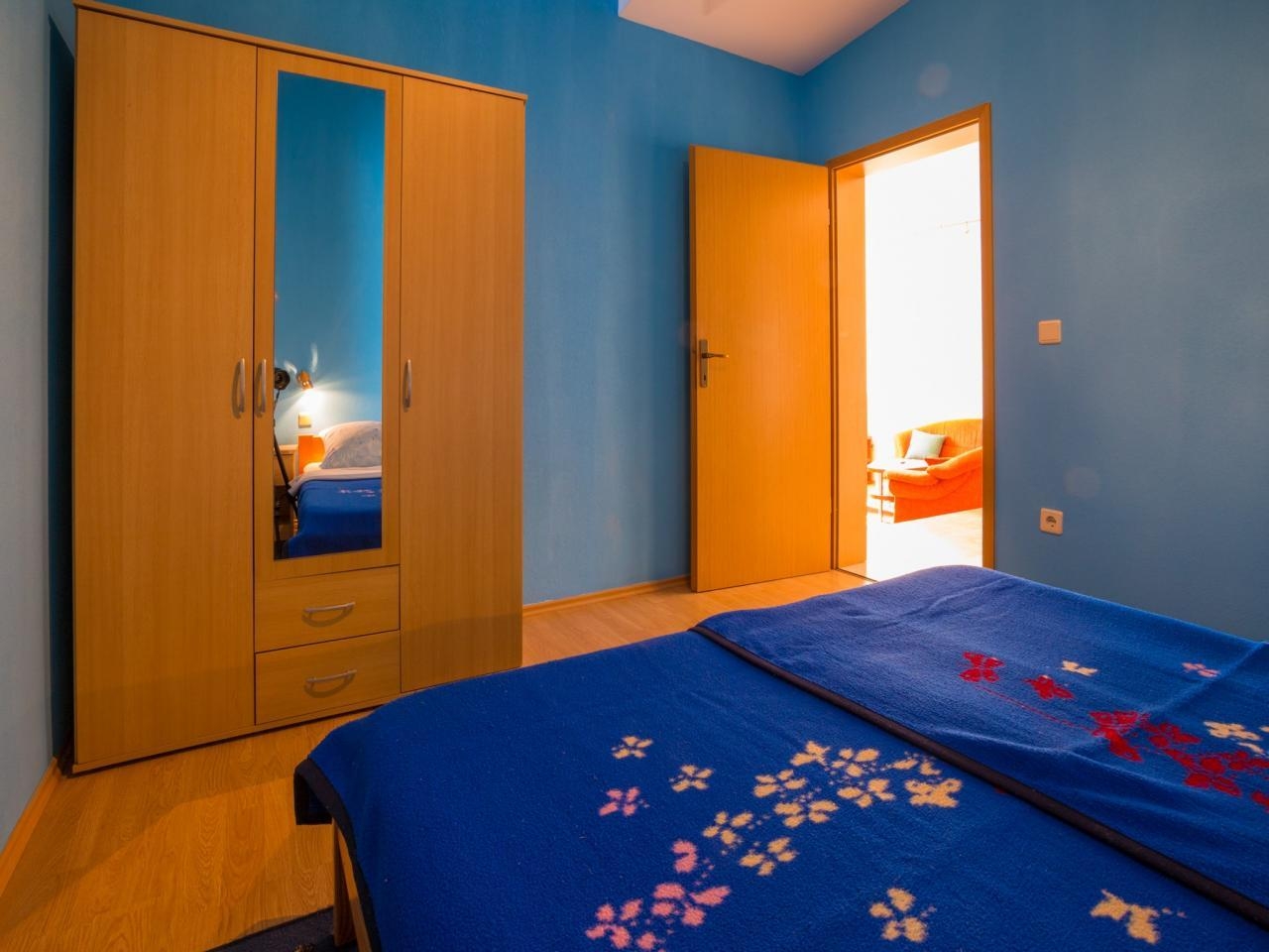 Two bedroom apartment with terrace Crikvenica  A-b