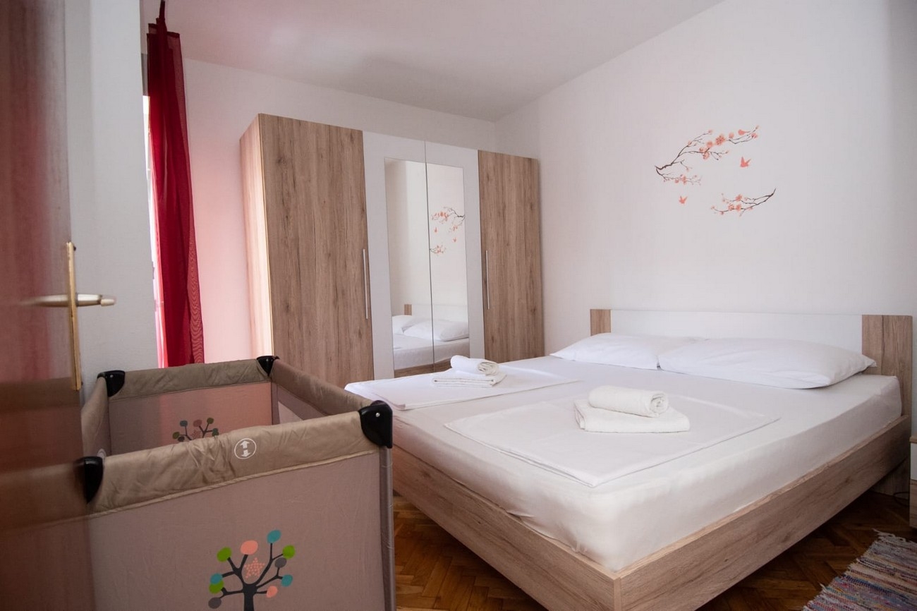 Two bedroom apartment with balcony Kaštel Kambelovac, Kaštela  A-a