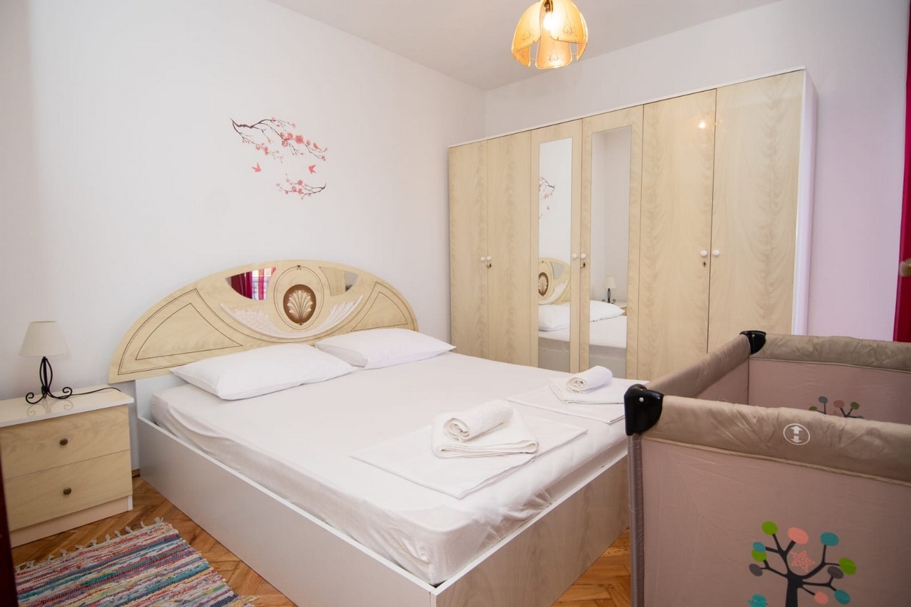 Two bedroom apartment with balcony Kaštel Kambelovac, Kaštela  A-b