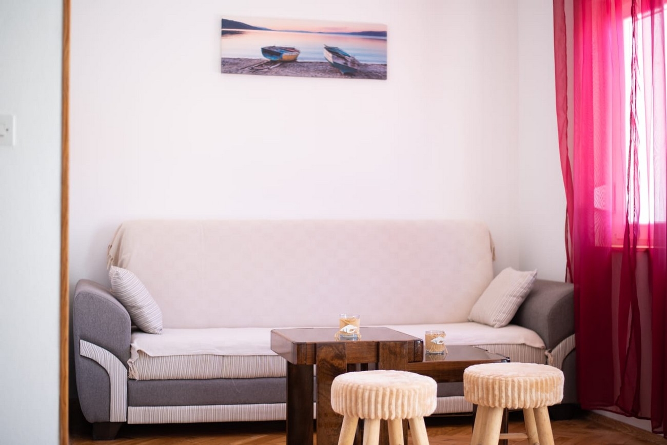 Two bedroom apartment with balcony Kaštel Kambelovac, Kaštela (A-22444-b)