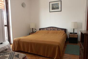 Rovinj, Dormitorio in the room, air condition available y WiFi.