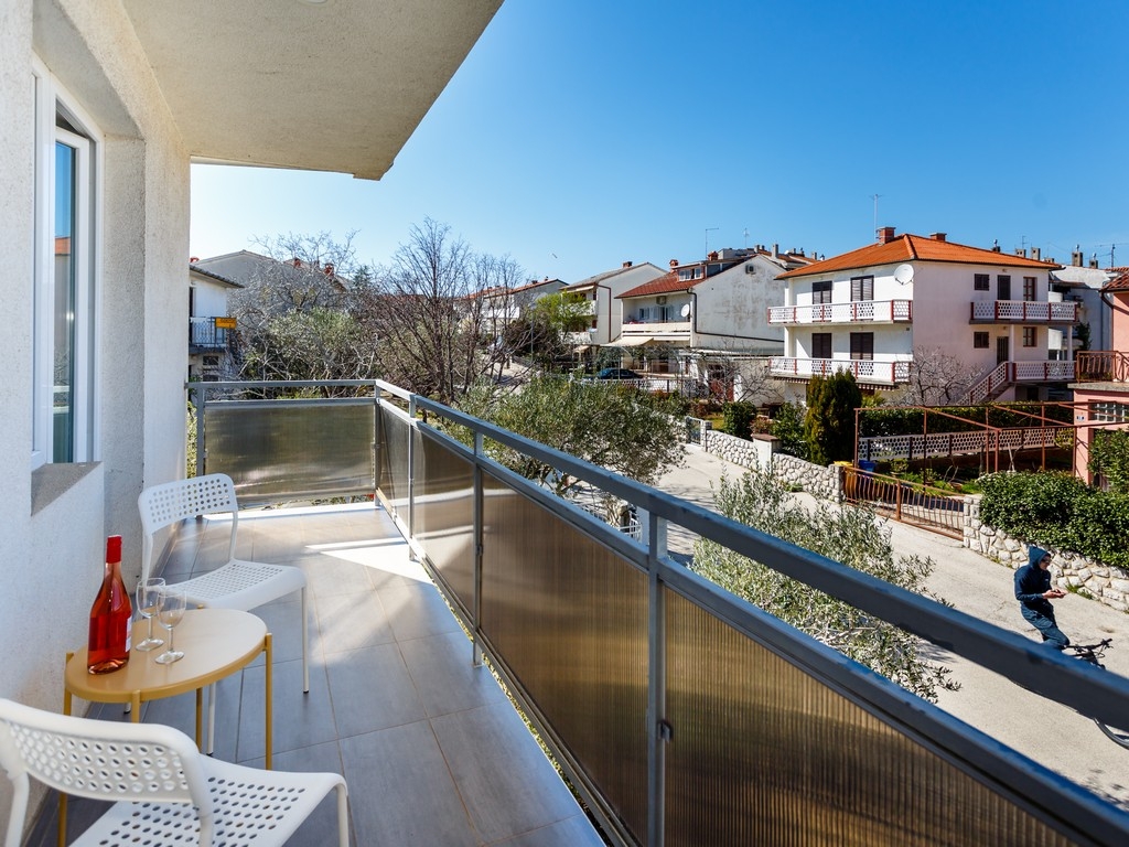 One bedroom apartment with balcony and sea view Krk  A-b