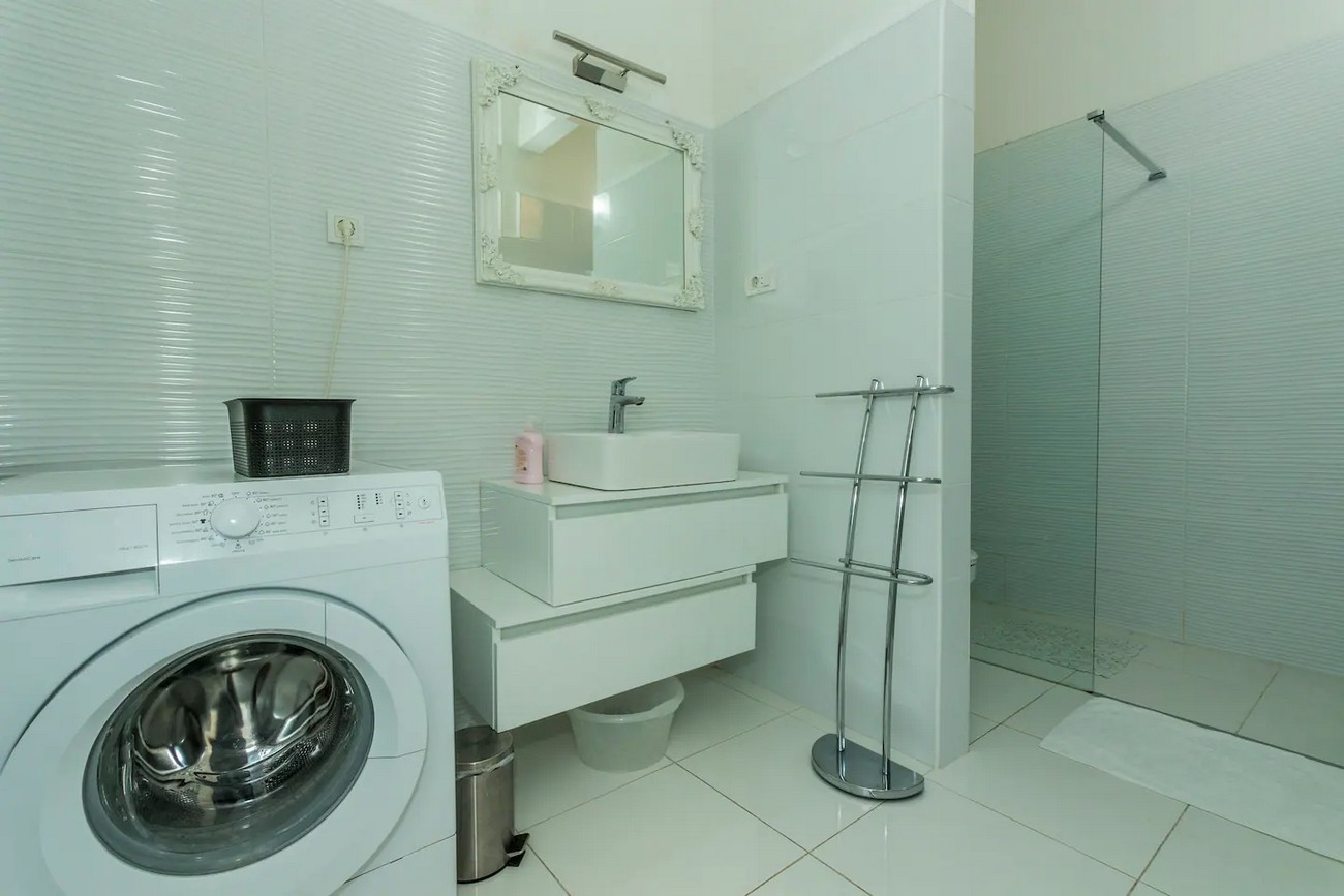 Three bedroom apartment with terrace and sea view Šibenik  A-a