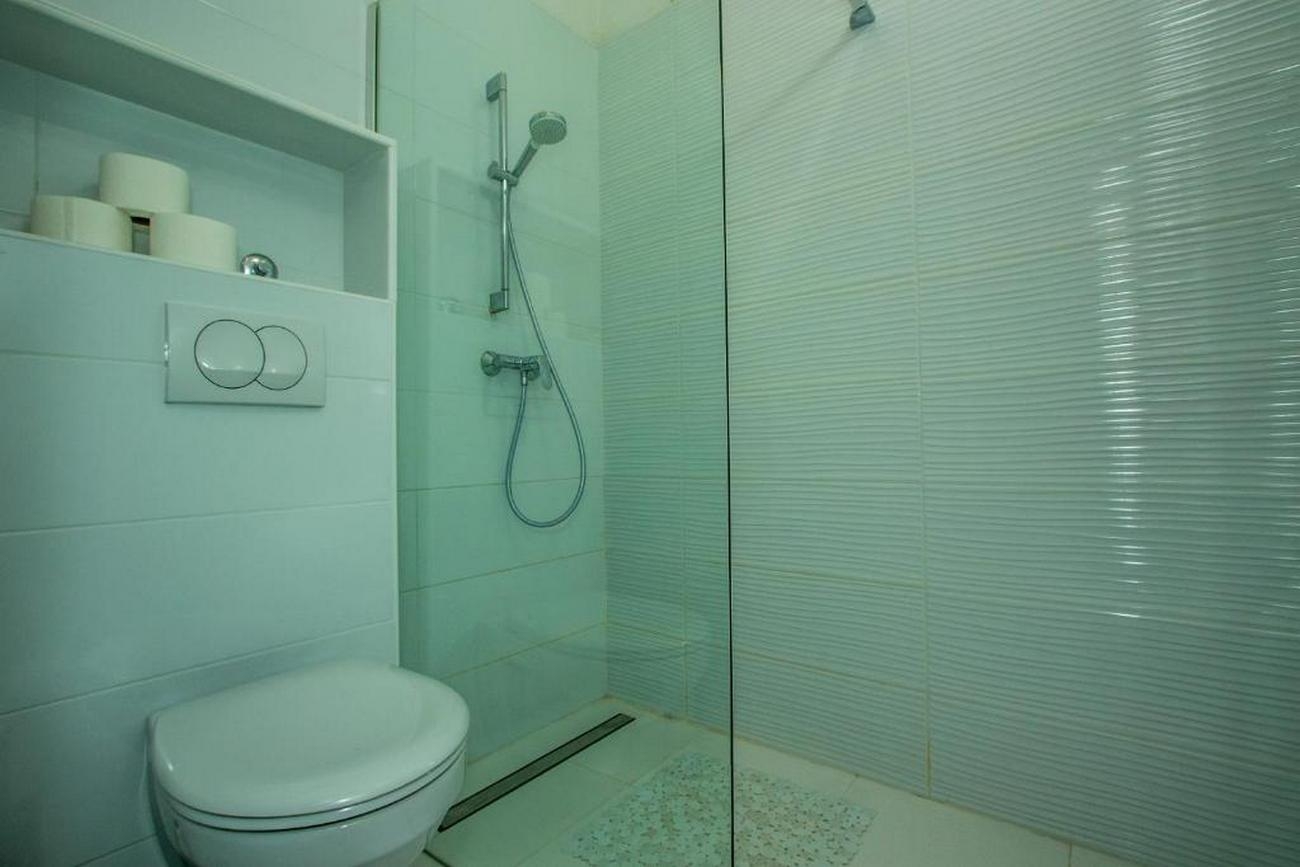 Three bedroom apartment with terrace and sea view Šibenik  A-a