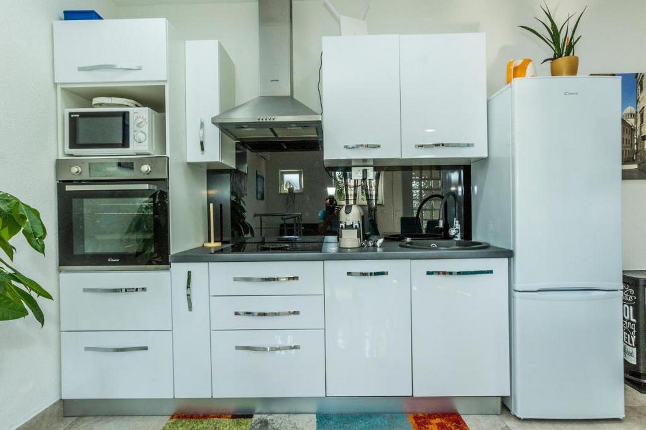 Three bedroom apartment with terrace and sea view Šibenik  A-a