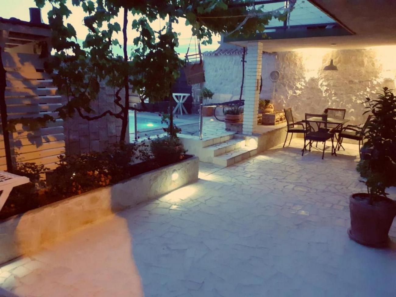 Three bedroom apartment with terrace and sea view Šibenik  A-a