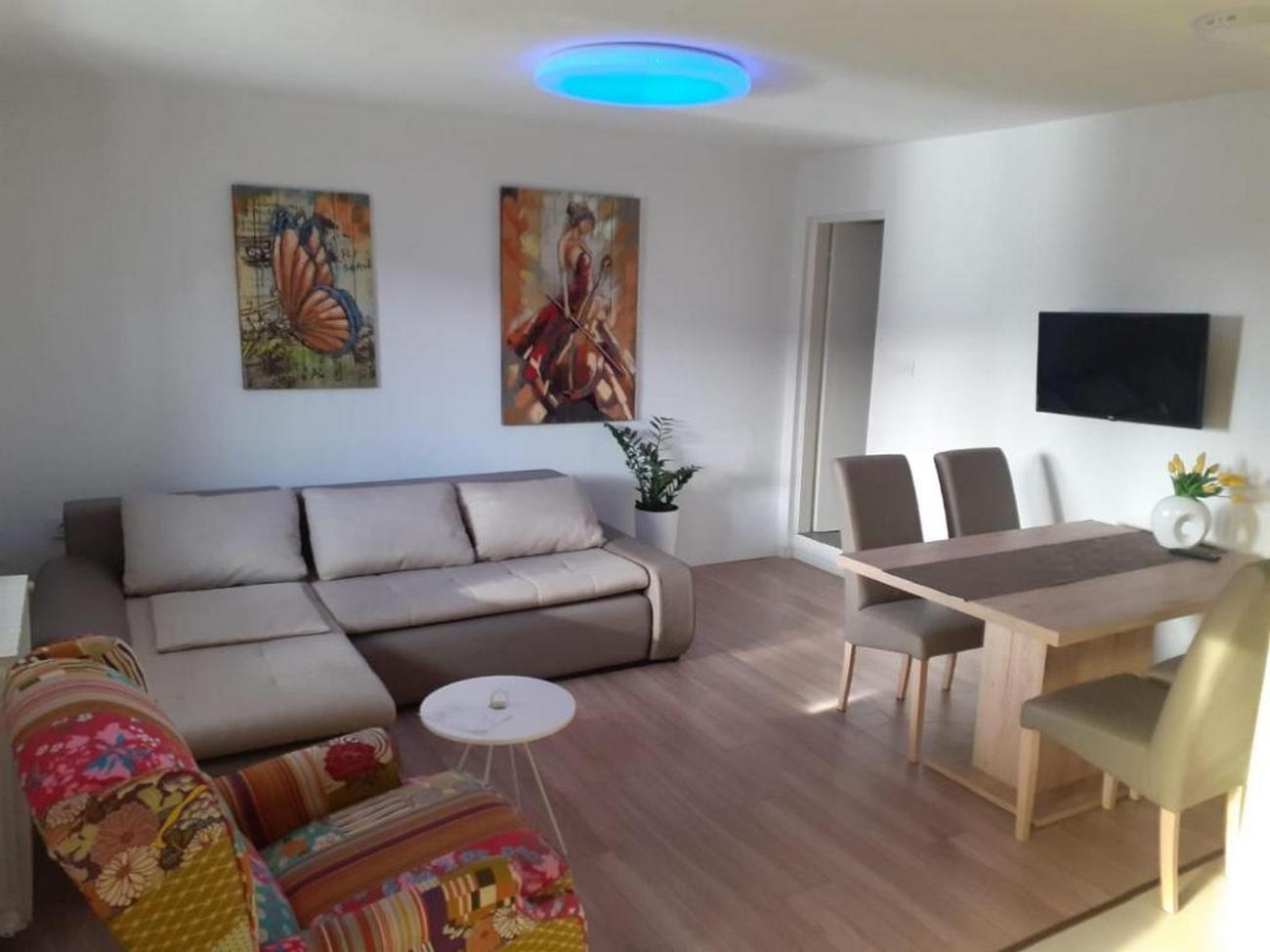 One bedroom apartment with terrace and sea view Šibenik  A-b