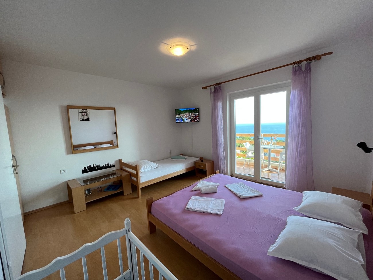 One bedroom apartment with terrace and sea view Ivan Dolac, Hvar (A-22459-c) One bedroom apartment with terrace and sea view Ivan Dolac, Hvar (A-22459-c)