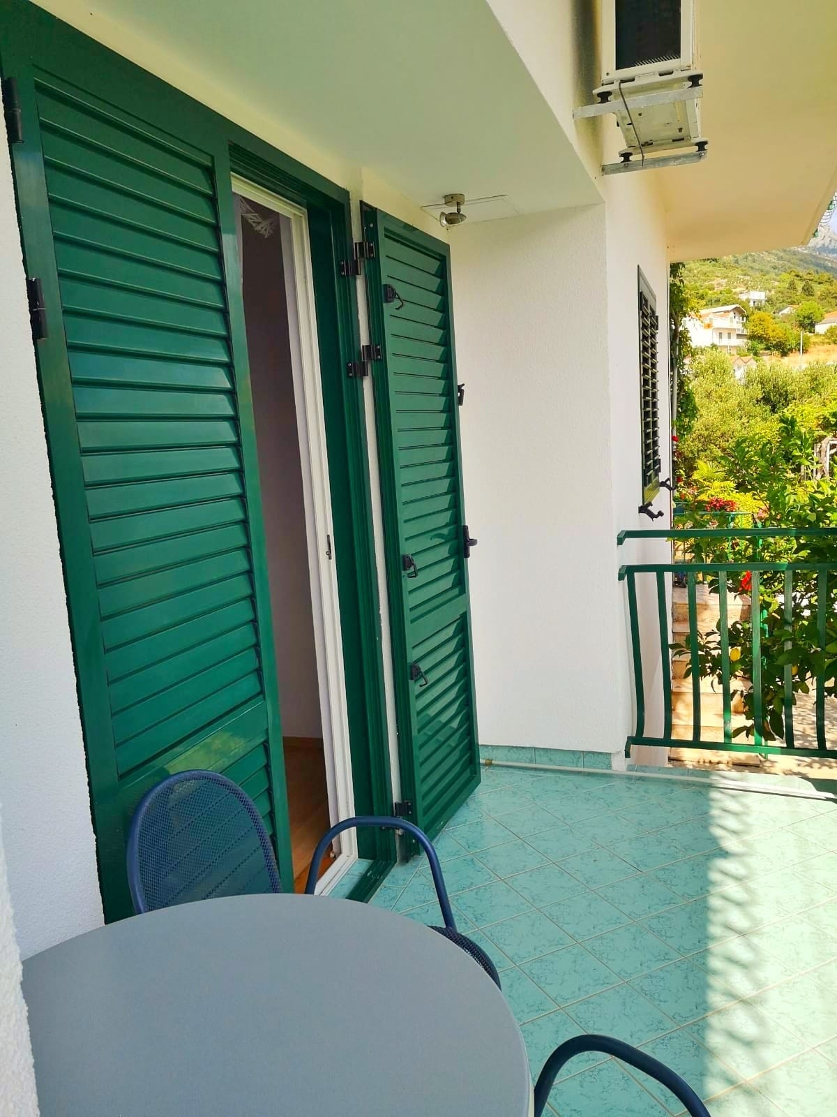 Two bedroom apartment with terrace and sea view Brist, Makarska  A-a