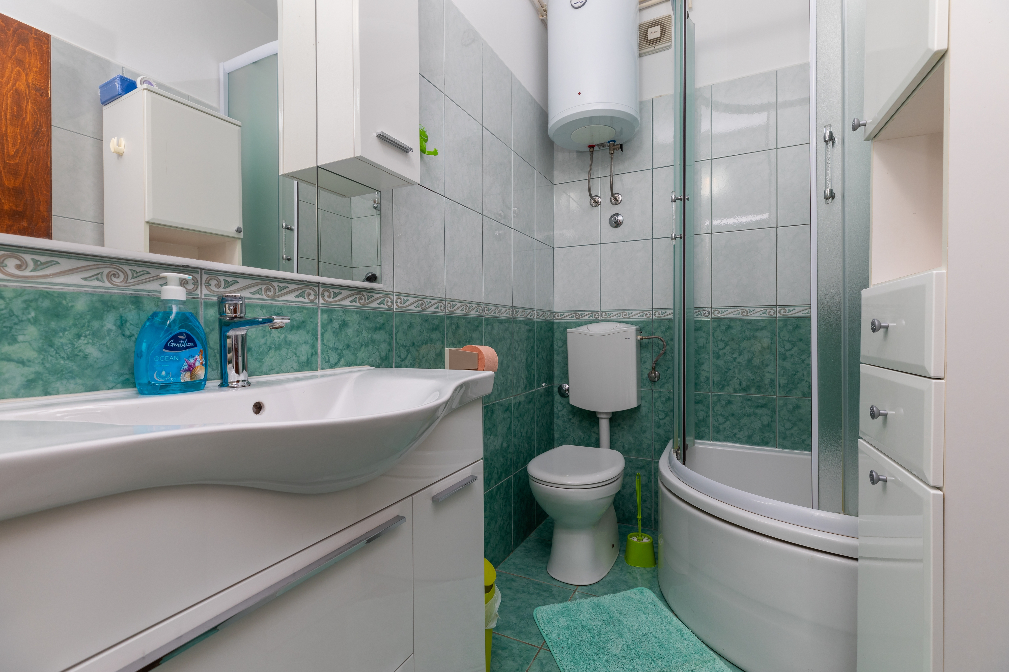 Two bedroom apartment with terrace and sea view Brist, Makarska  A-a