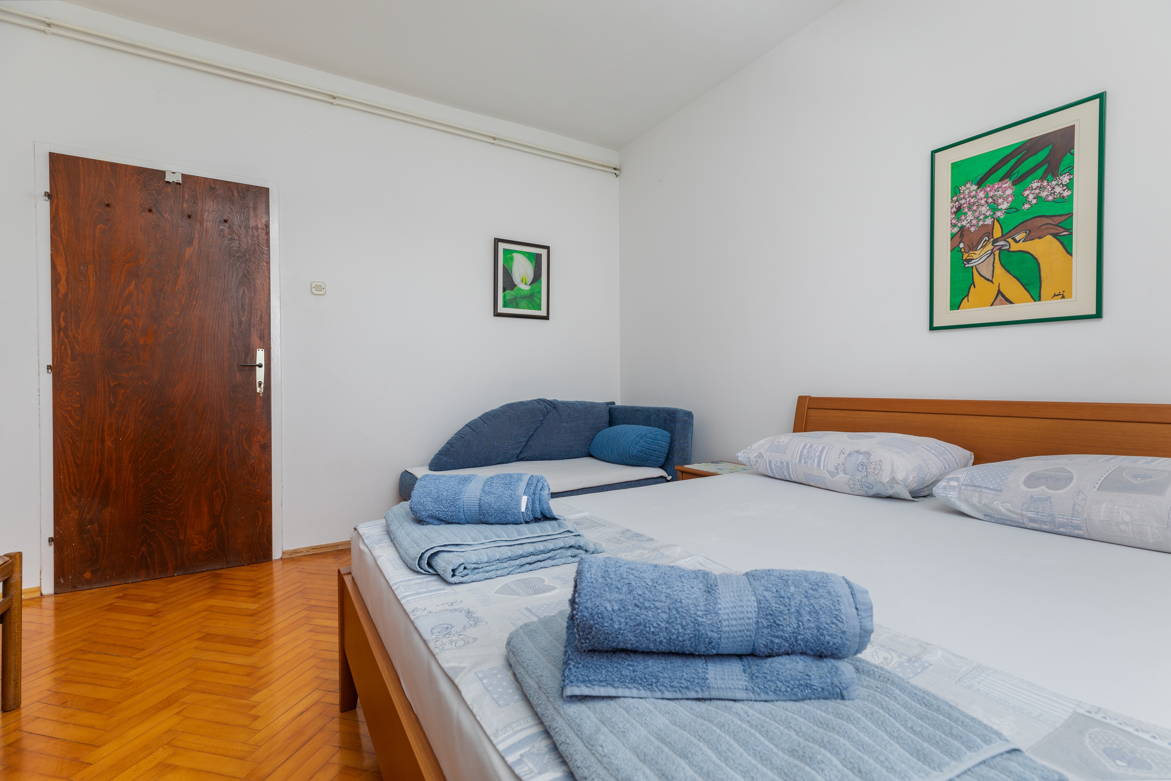 Two bedroom apartment with terrace and sea view Brist, Makarska  A-a
