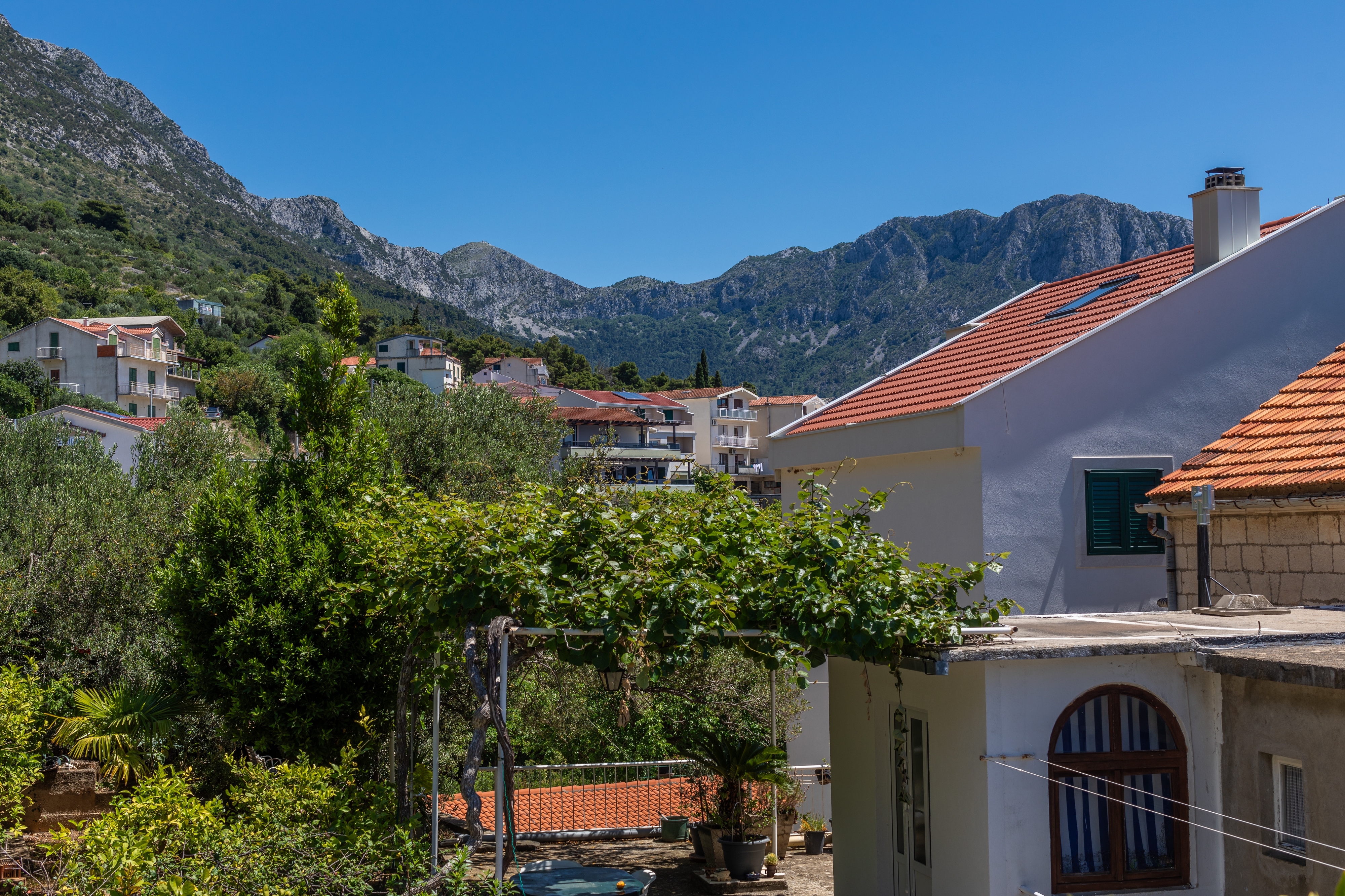 Two bedroom apartment with terrace and sea view Brist, Makarska  A-a