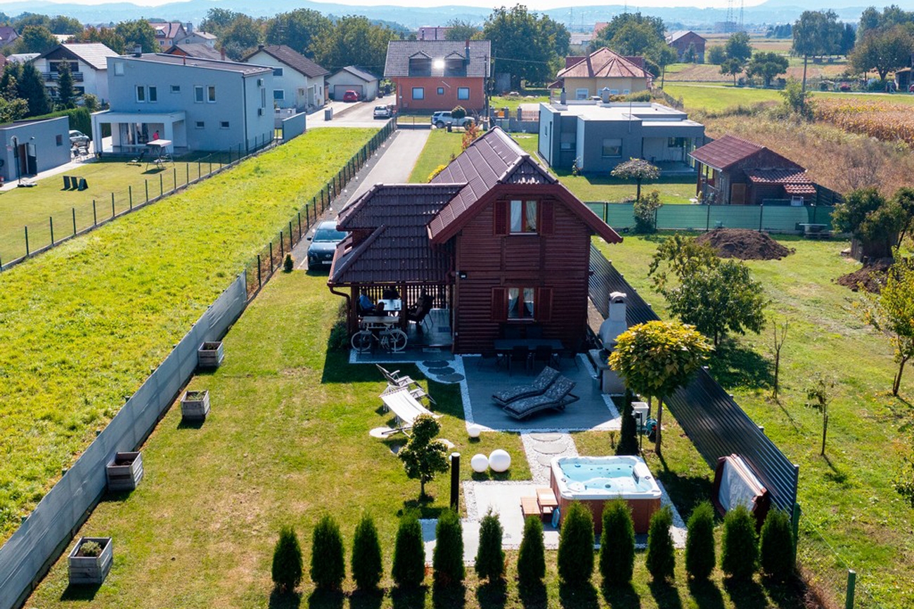 Enosobna hiša S teraso Varaždin, Zagorje  K