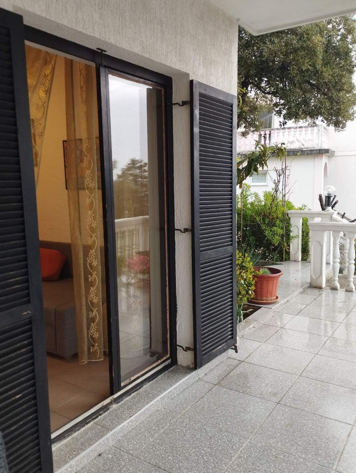 Two bedroom apartment with terrace and sea view Omišalj, Krk  A-a