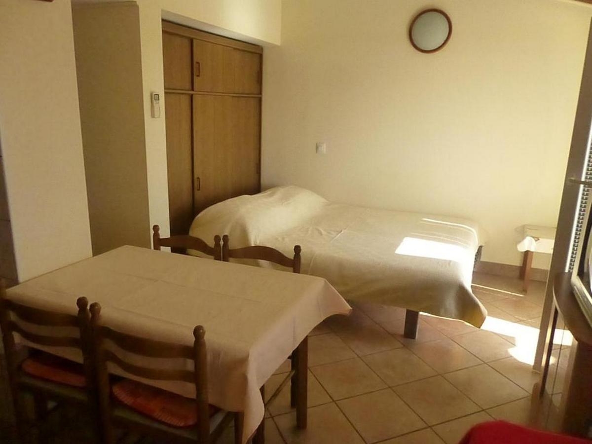 One bedroom apartment with terrace and sea view Omišalj, Krk (A-22474-c) One bedroom apartment with terrace and sea view Omišalj, Krk (A-22474-c)