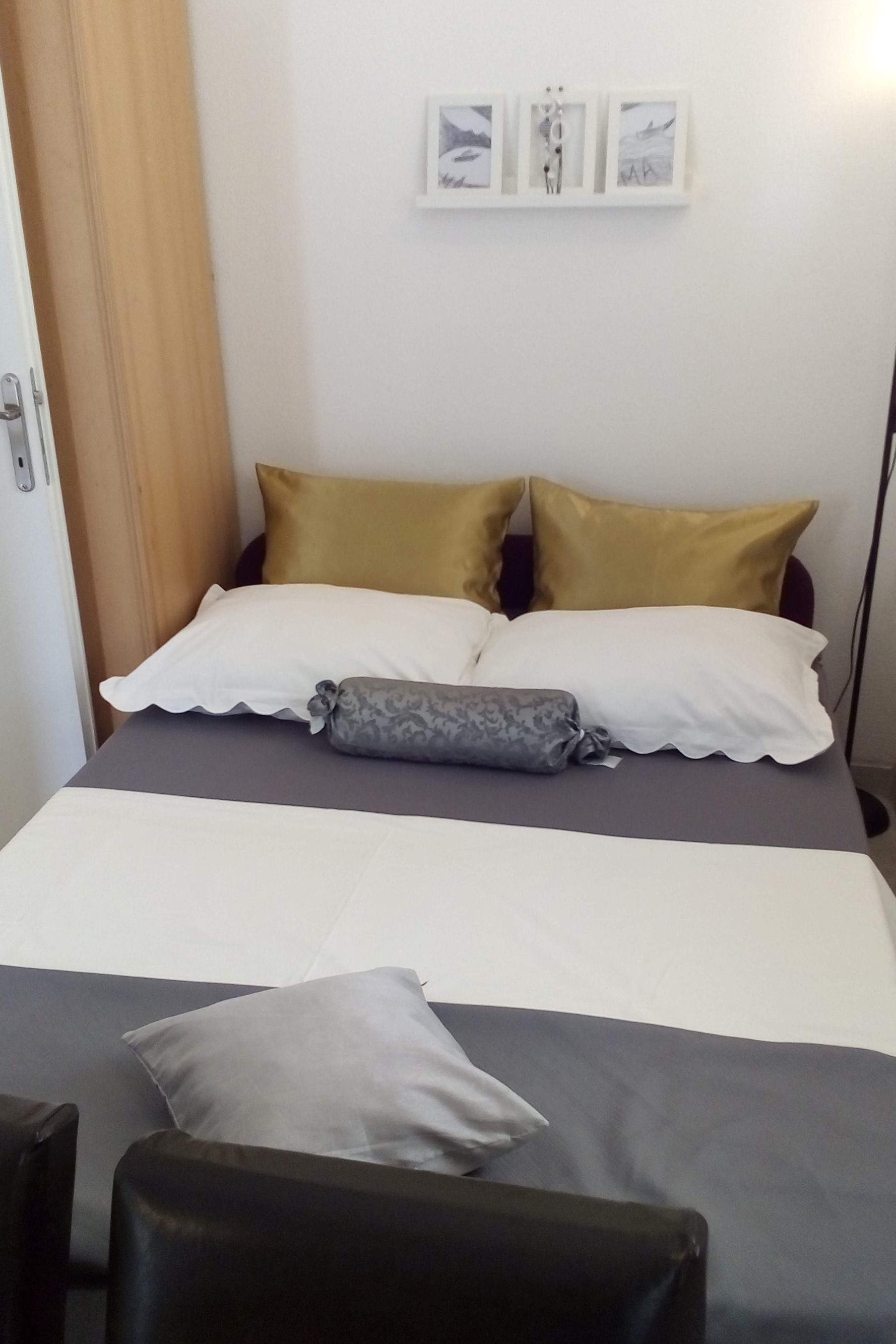 One bedroom apartment with terrace Makarska  A-a