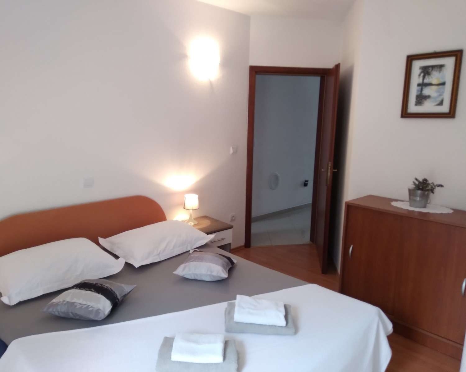 Three bedroom apartment with terrace and sea view Makarska  A-a