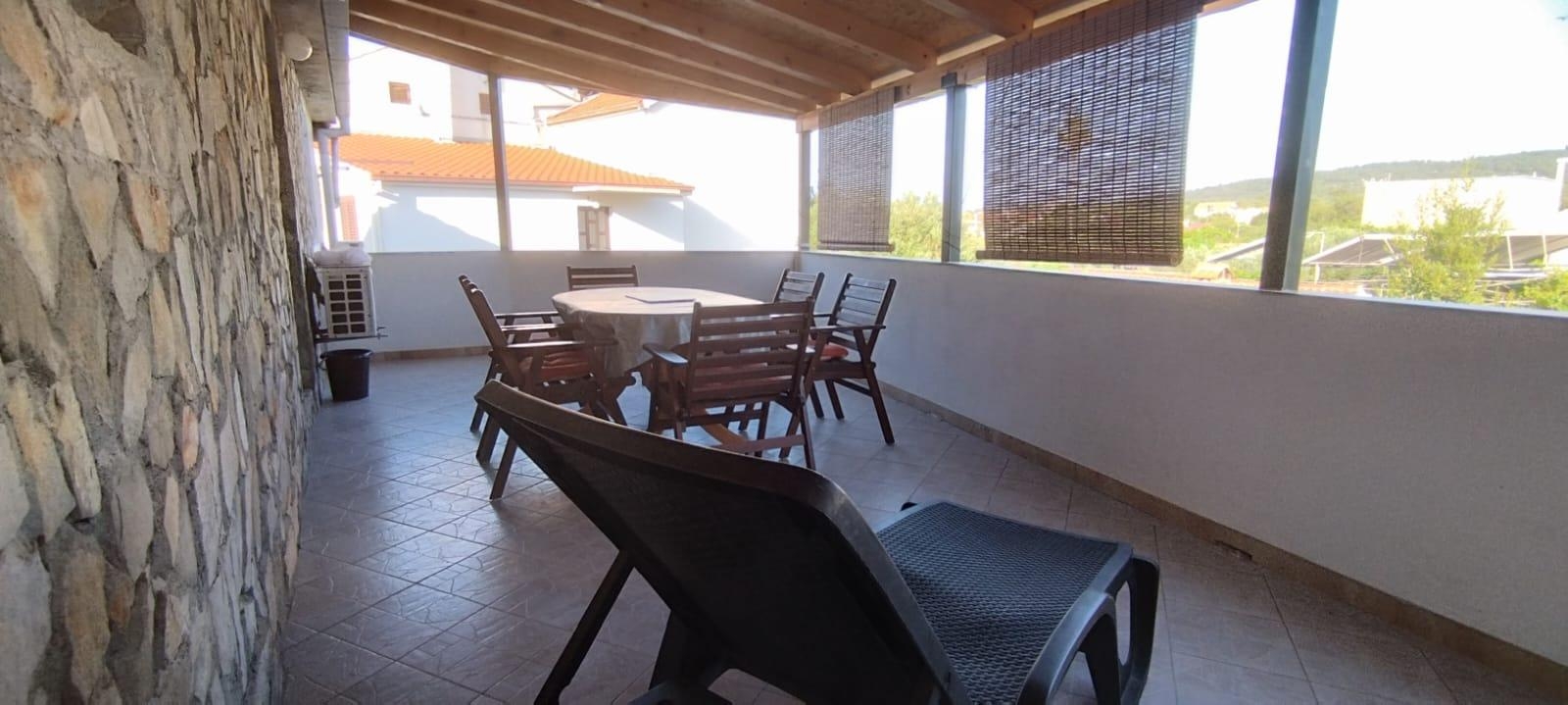 Enosobni apartma S teraso Sućuraj, Hvar  A-a