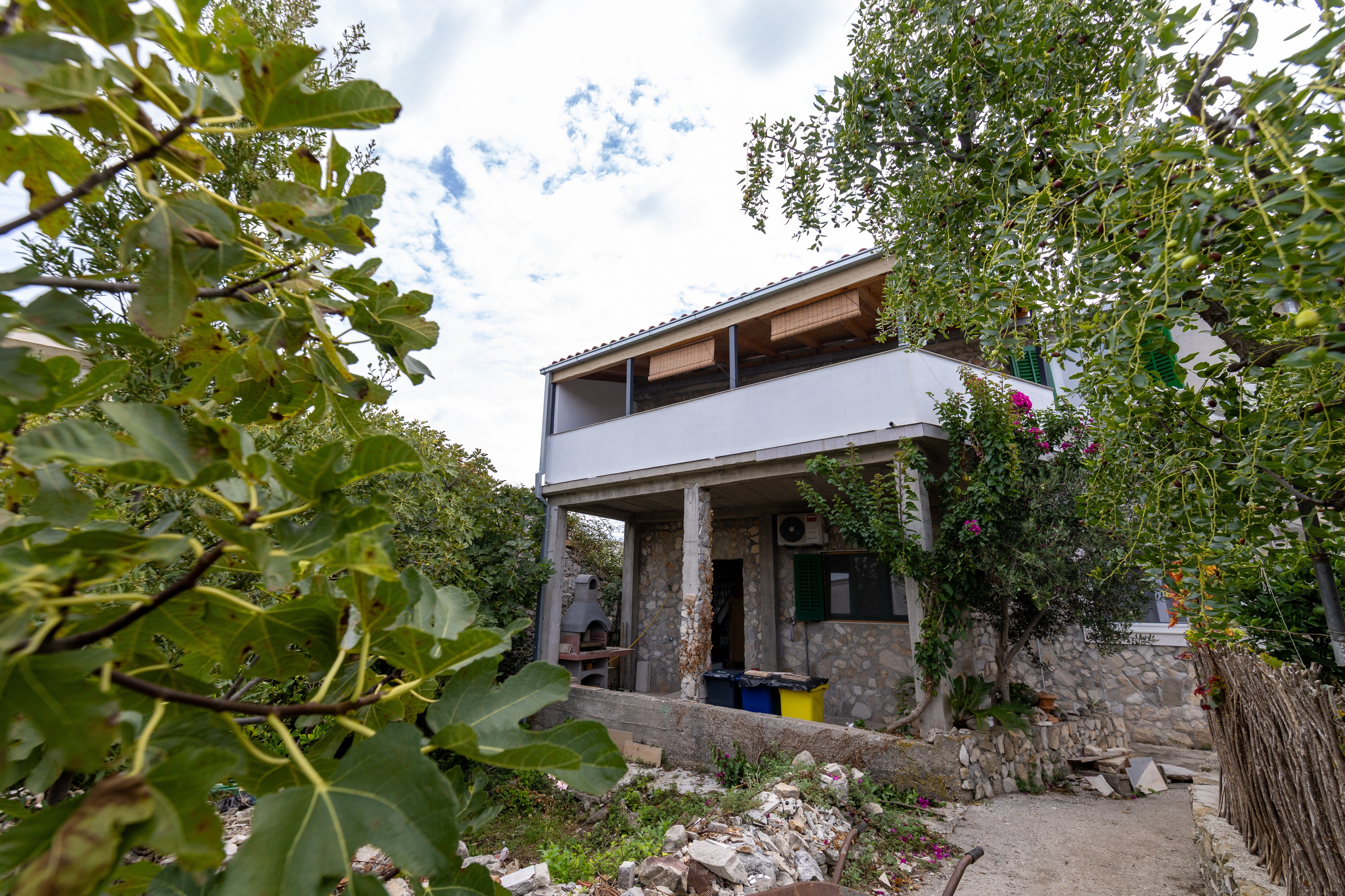 One bedroom apartment with terrace Sućuraj, Hvar (A-22494-a)