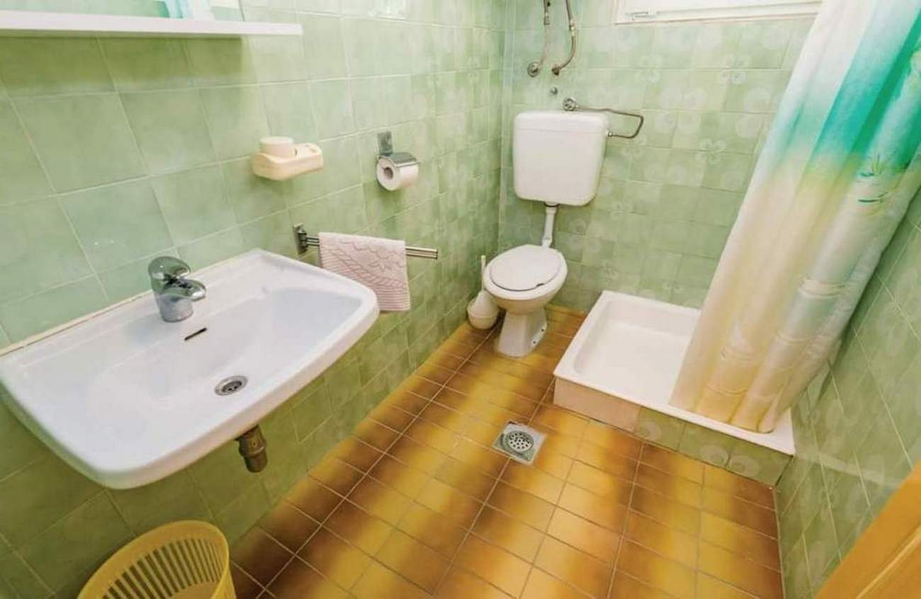 Two bedroom apartment with terrace and sea view Barbat, Rab  A-b