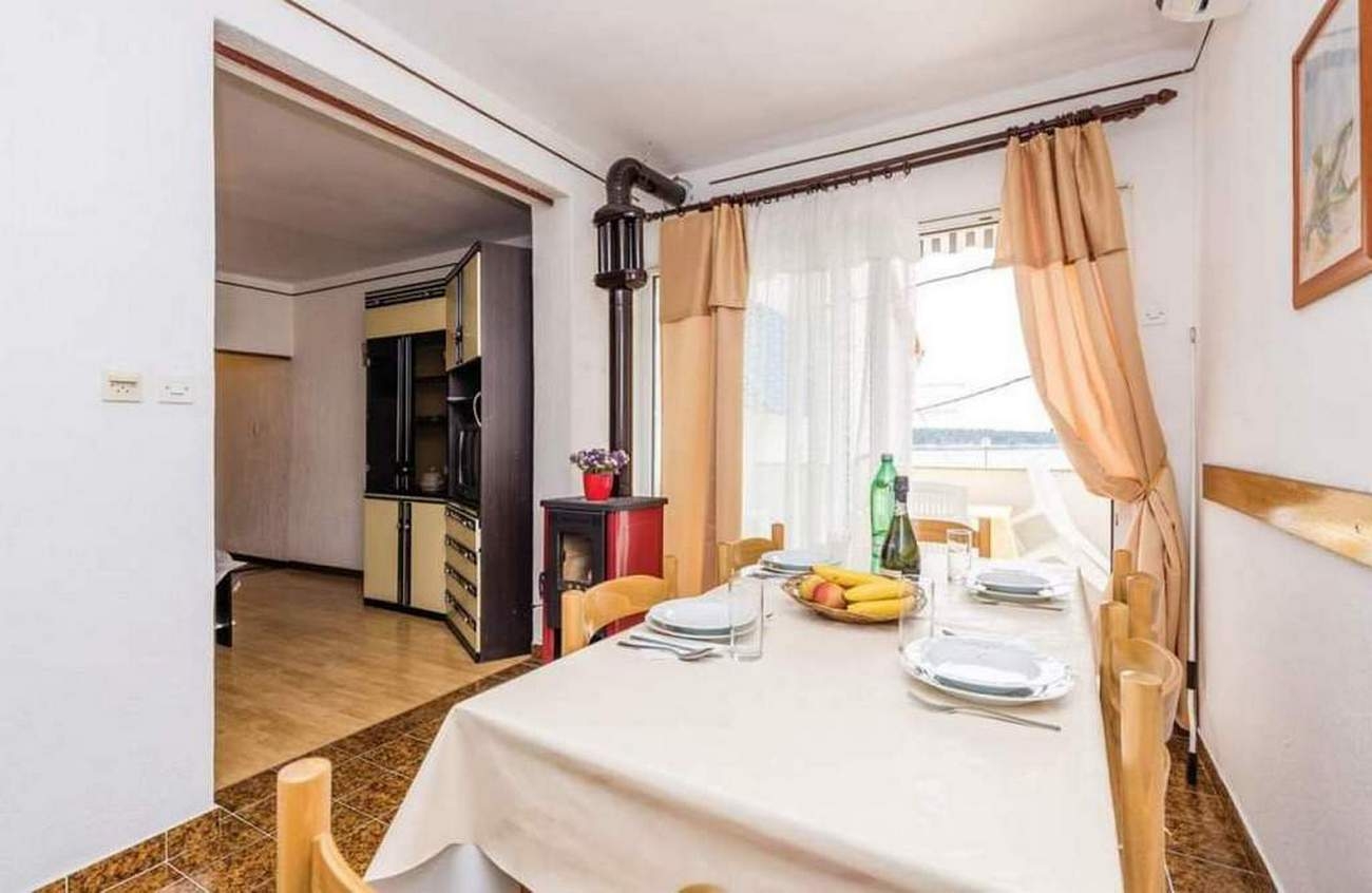 Top Rab Barbat Top Rab Barbat