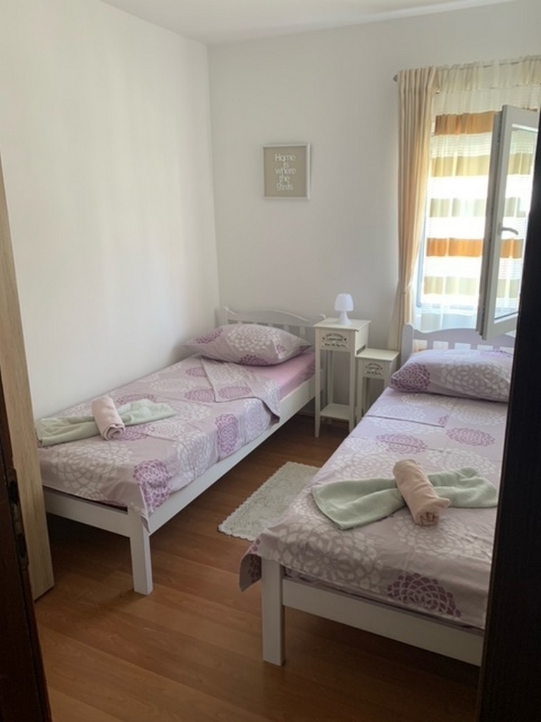 Two bedroom apartment with terrace Povljana, Pag  A-a