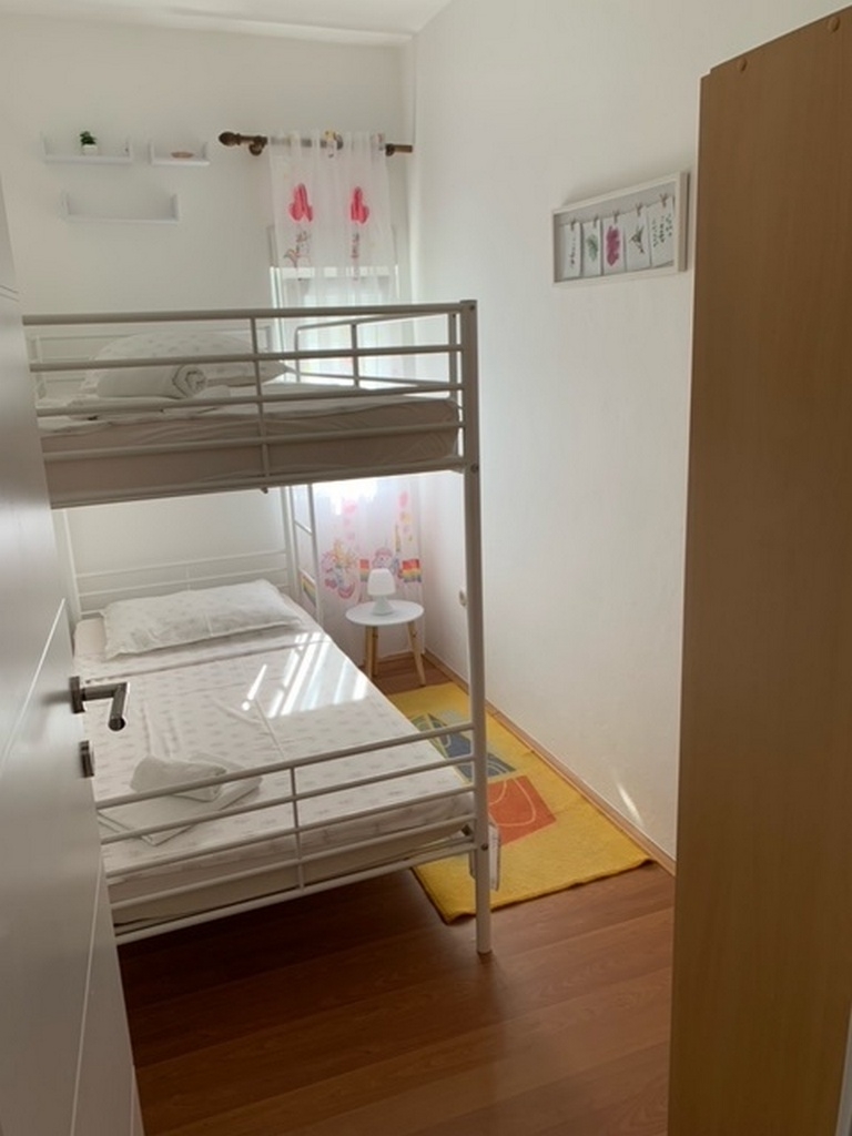 Two bedroom apartment with terrace Povljana, Pag  A-b