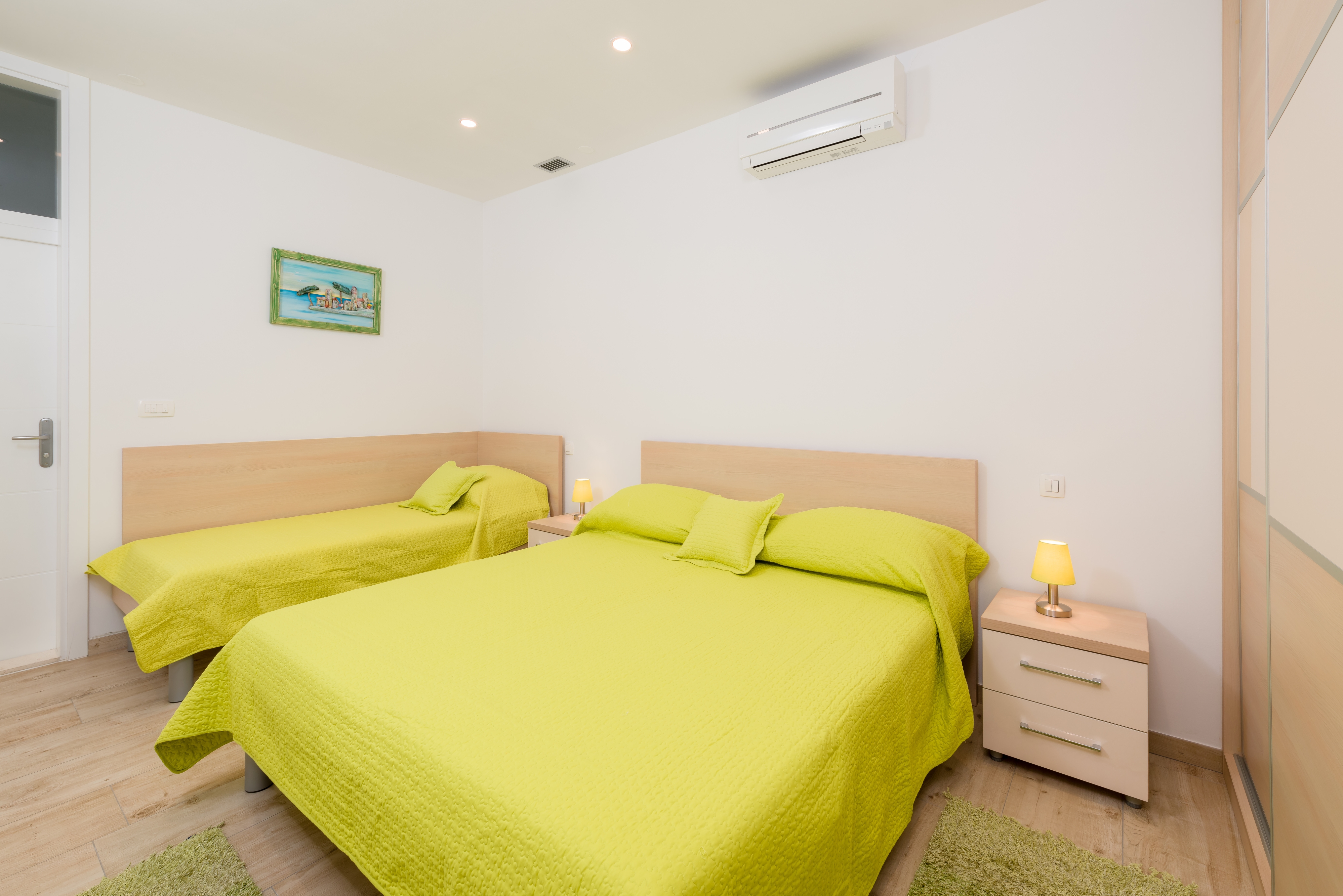 One bedroom apartment with terrace Hvar  A-c