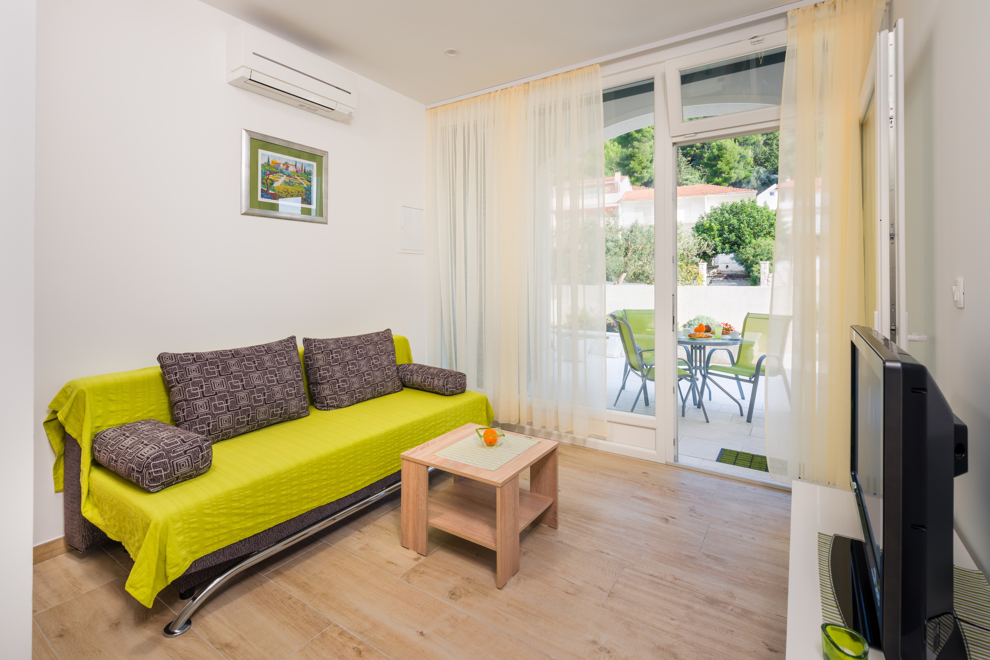 One bedroom apartment with terrace Hvar  A-c