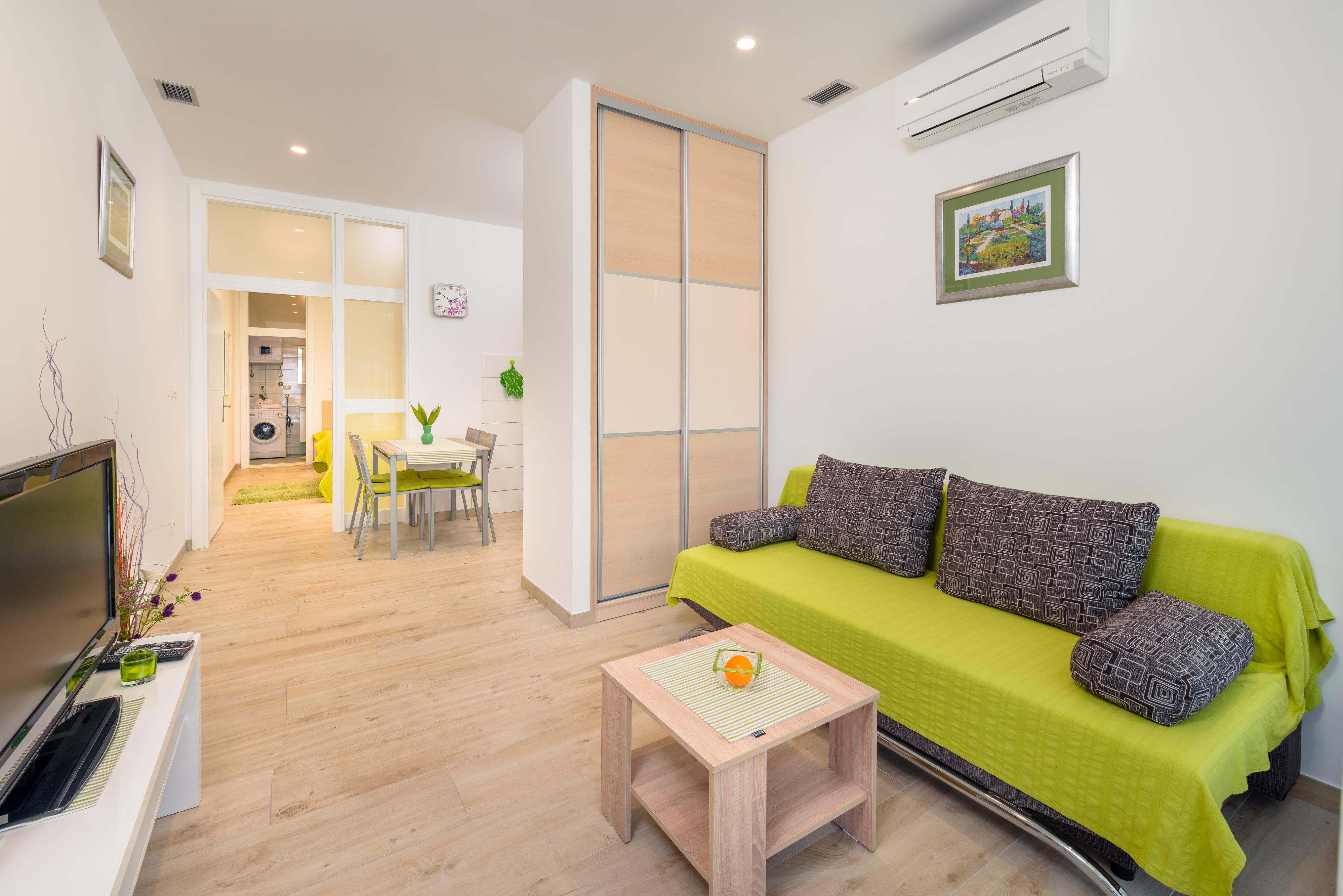 One bedroom apartment with terrace Hvar  A-c