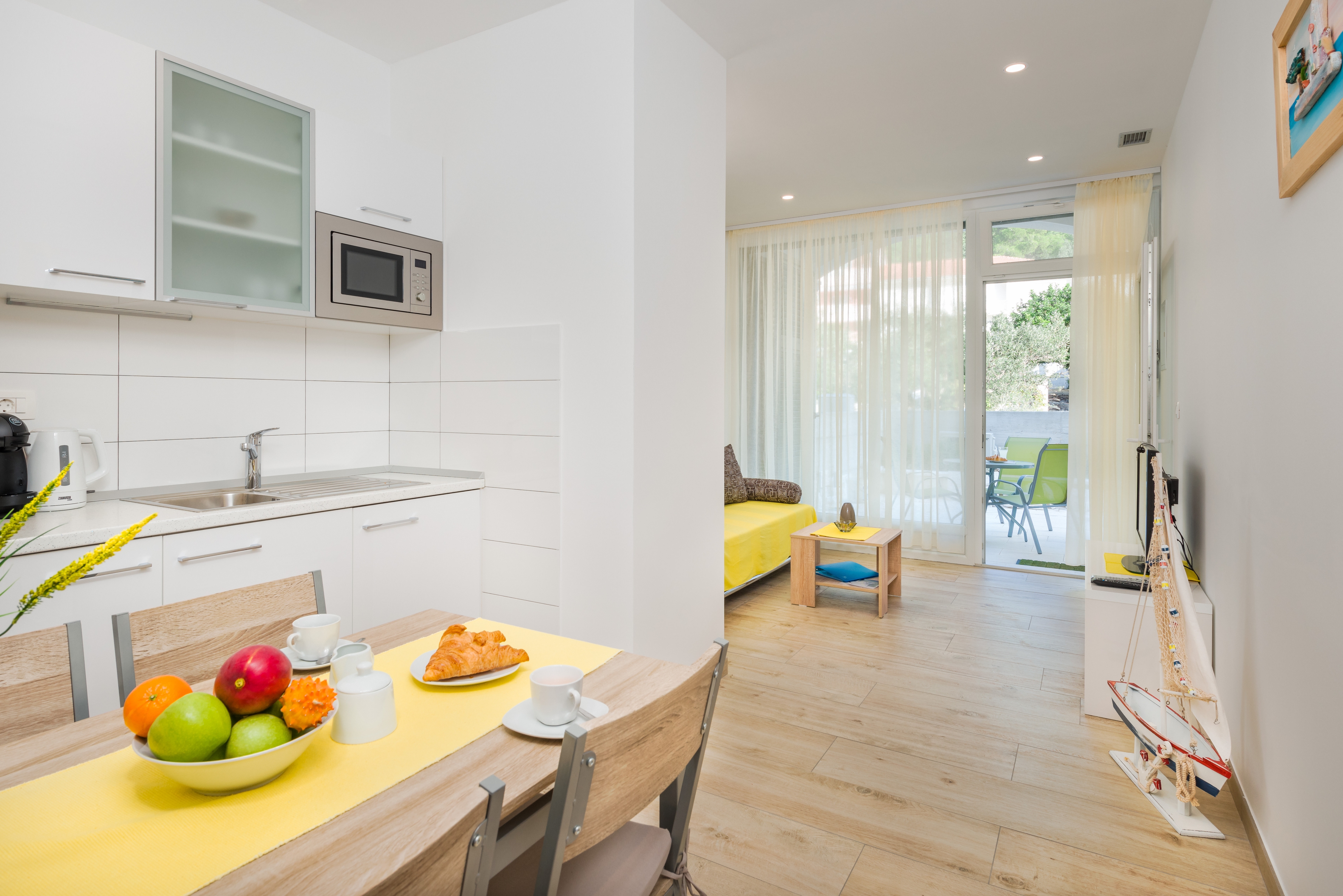 One bedroom apartment with terrace and sea view Hvar  A-d