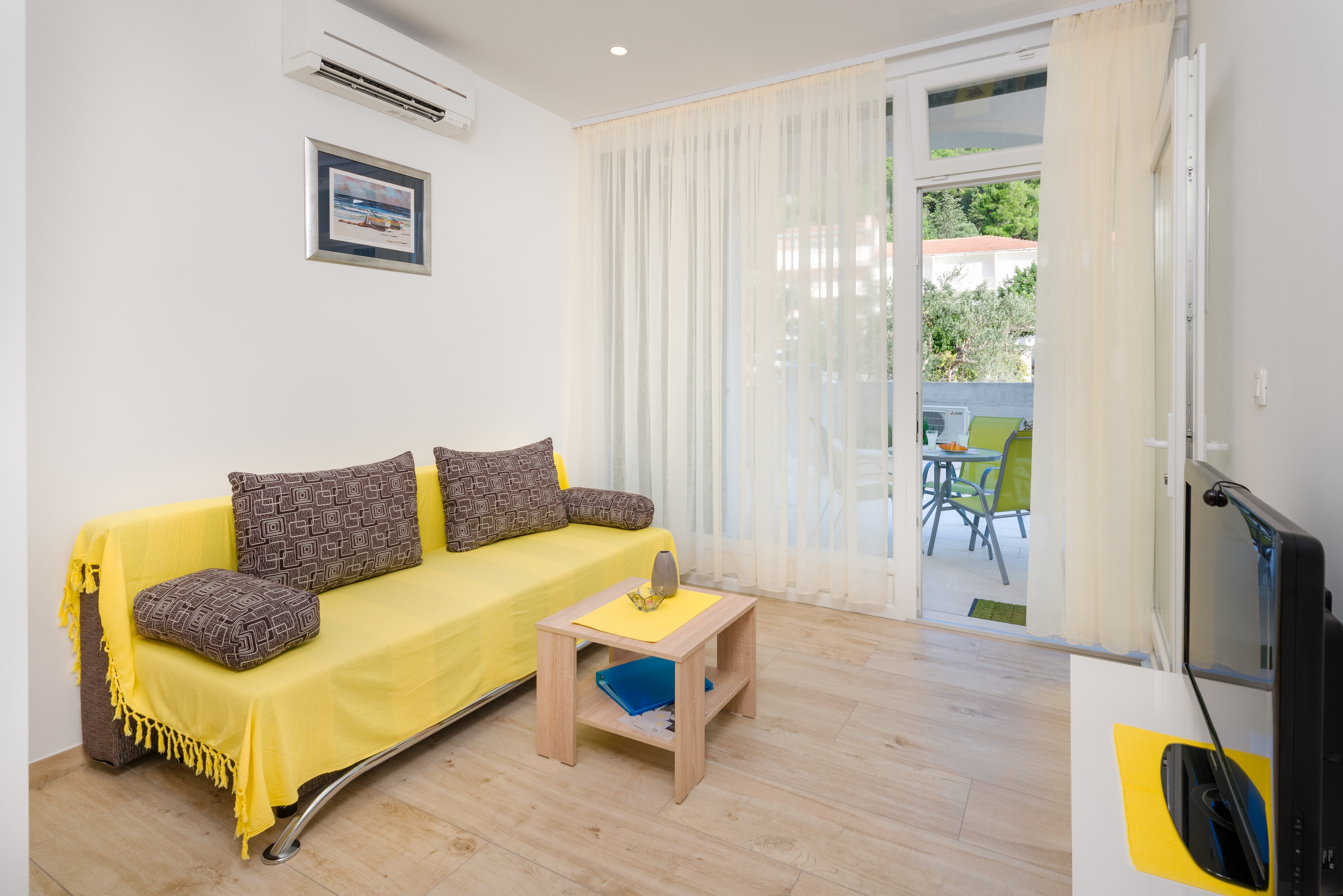 One bedroom apartment with terrace and sea view Hvar  A-d