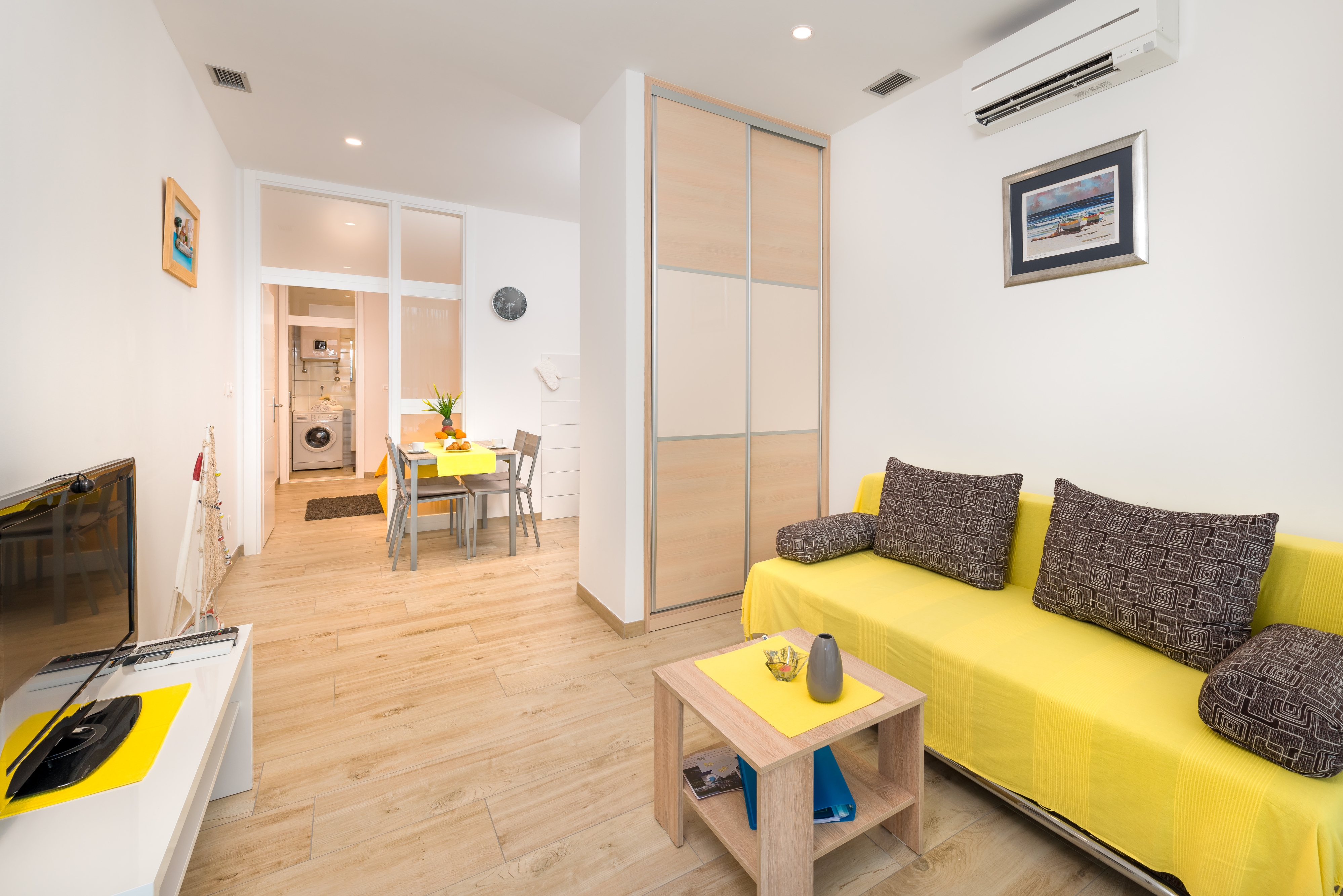 One bedroom apartment with terrace and sea view Hvar  A-d