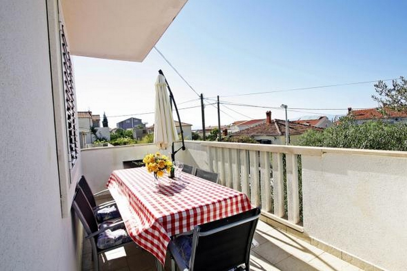 Četverosobni apartman s terasom Supetar, Brač  A-a