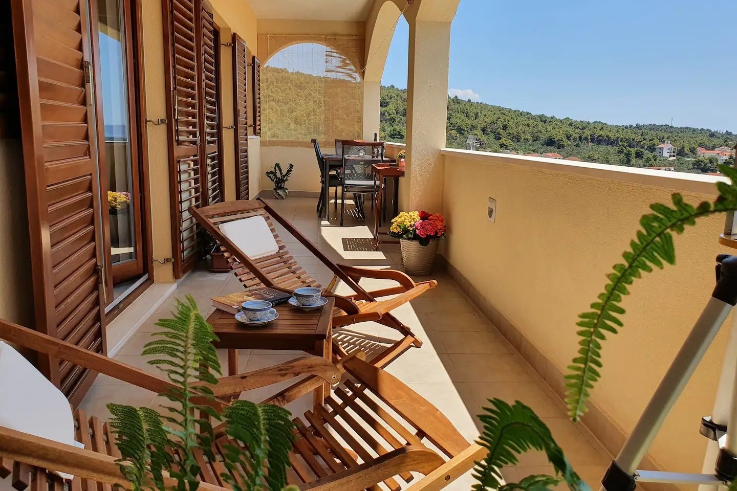 Three bedroom apartment with terrace and sea view Trogir  A-a