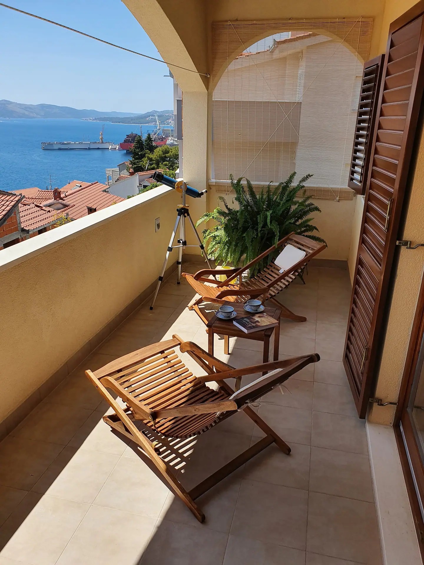 Three bedroom apartment with terrace and sea view Trogir  A-a