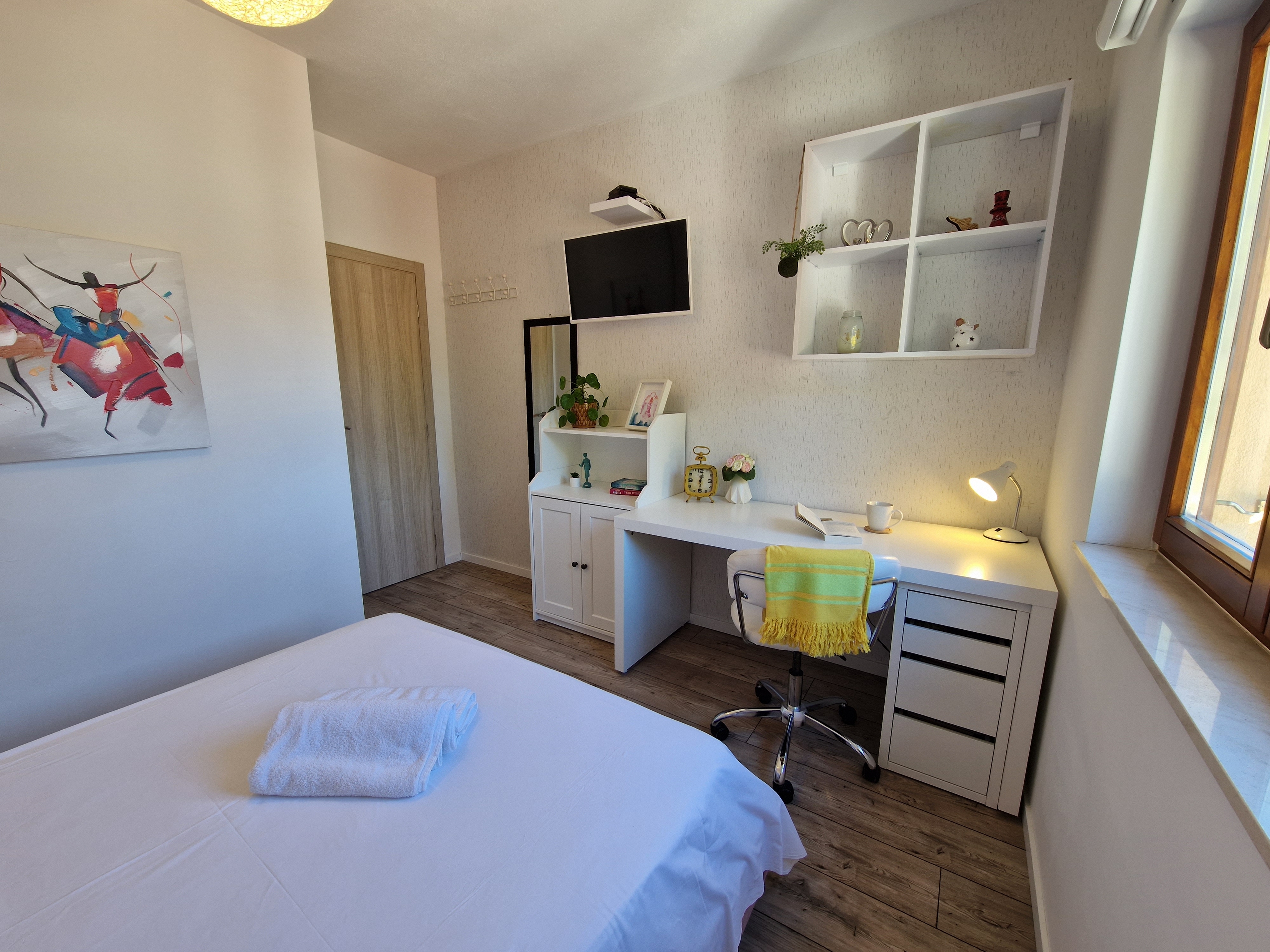 Three bedroom apartment with terrace and sea view Trogir  A-a